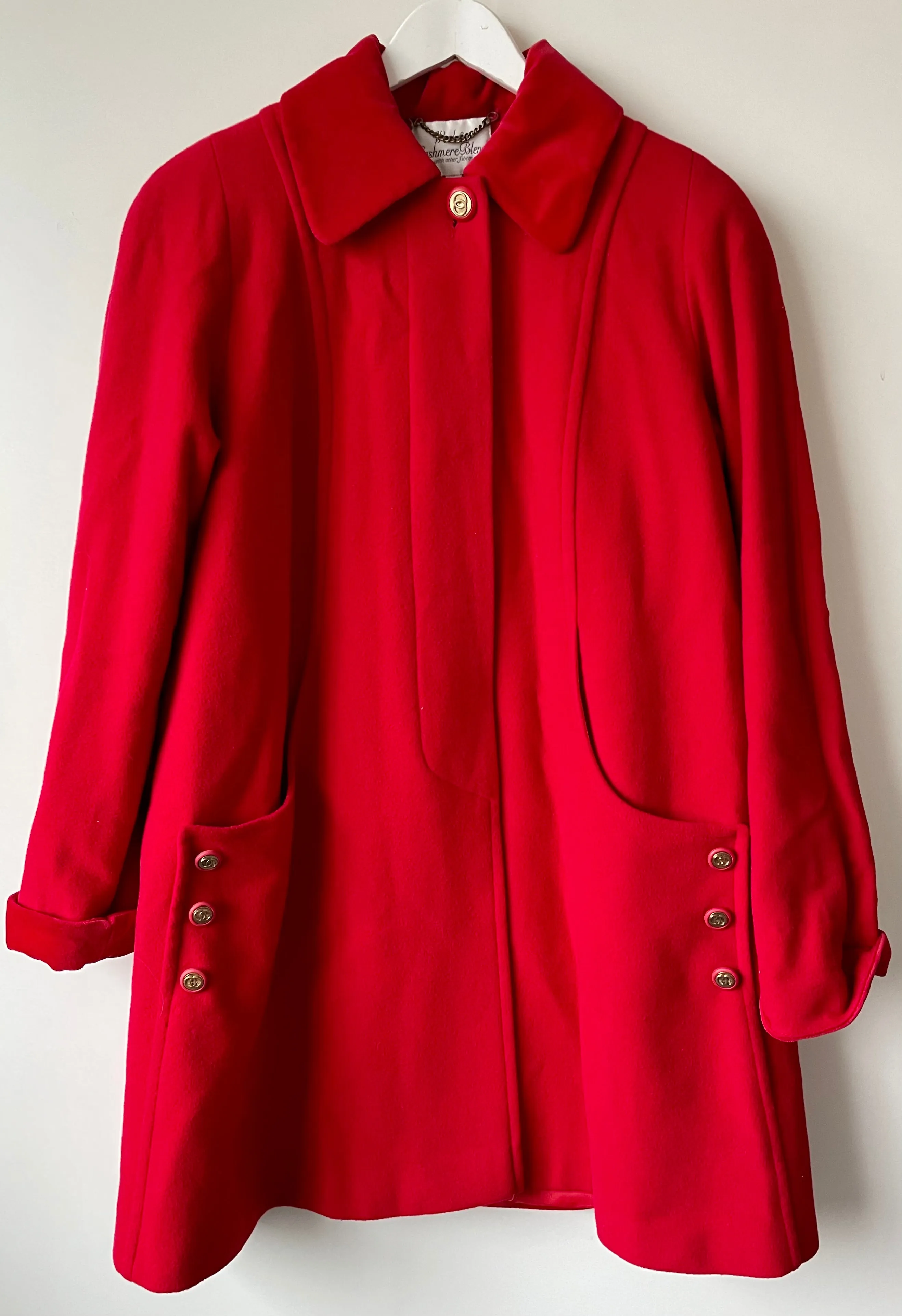 Cherry red vintage cashmere blend ladies vintage coat Medium M
