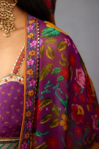 Dil Kusha Anamari Cape Set