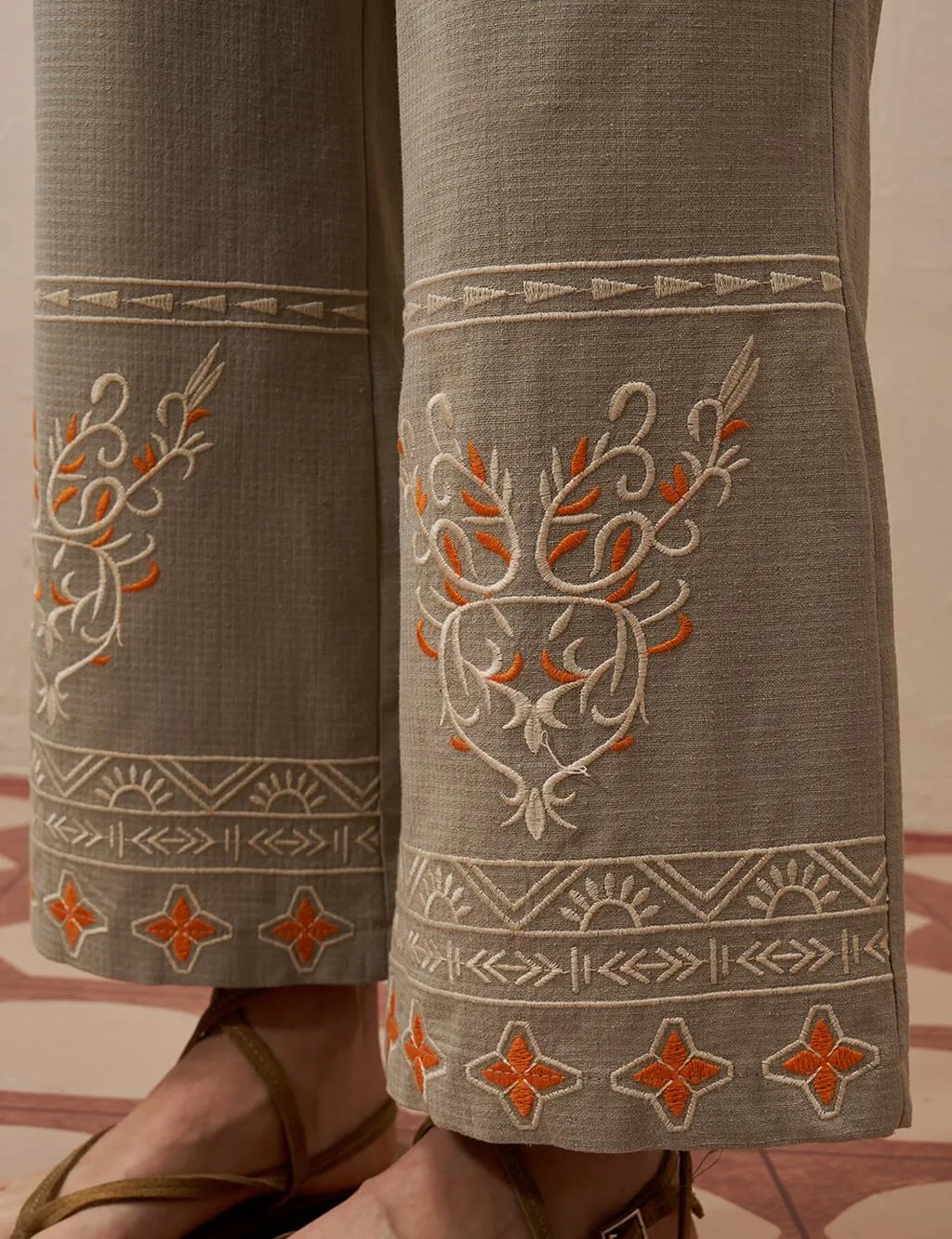 Embroidered Linen Double Suit Reseda Green