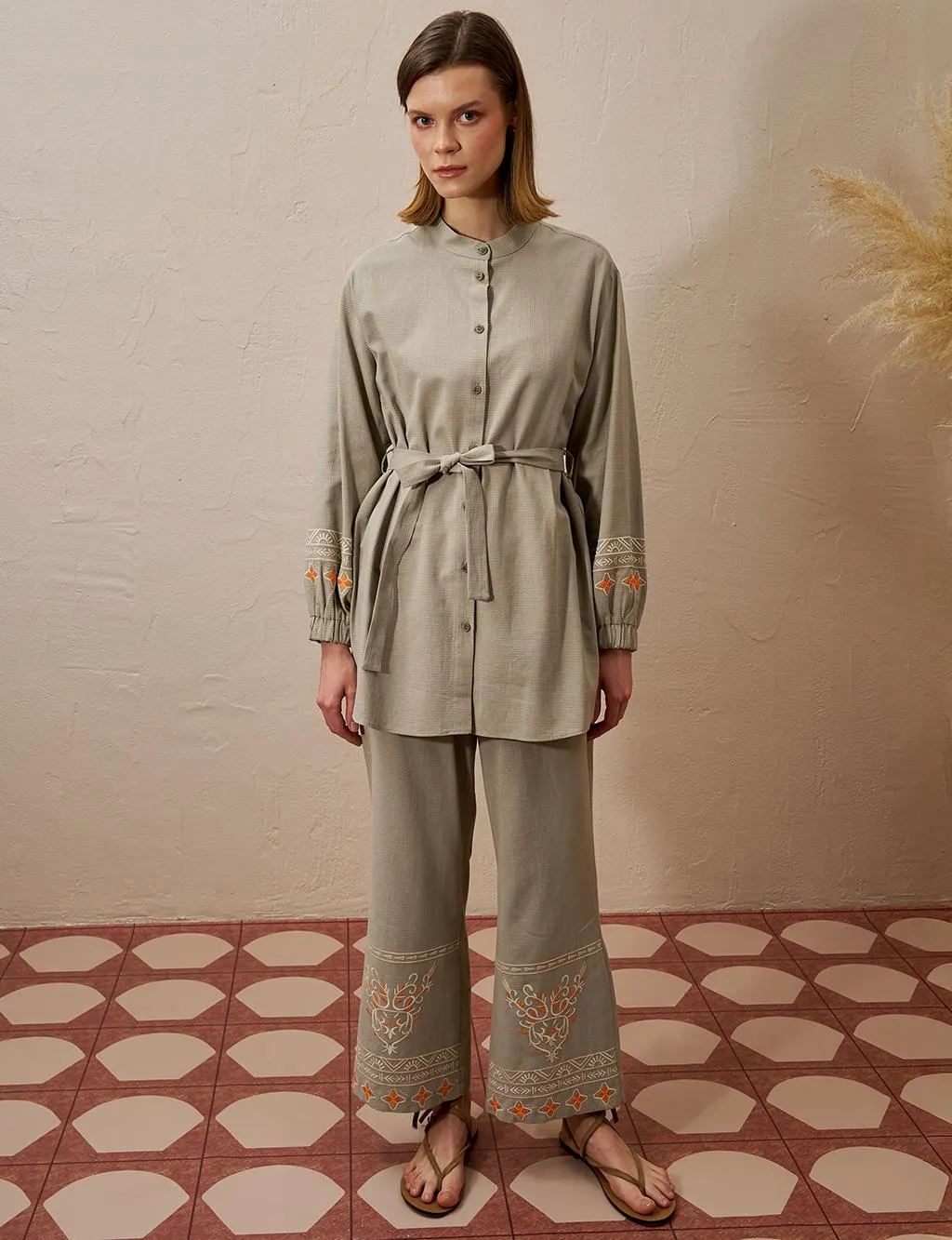 Embroidered Linen Double Suit Reseda Green