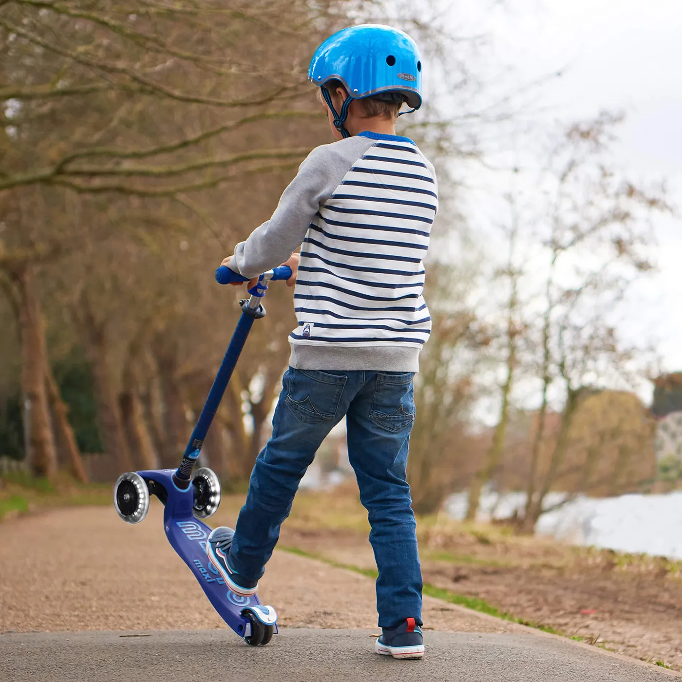 Micro Scooters Maxi Micro Scooter Deluxe LED - Blue