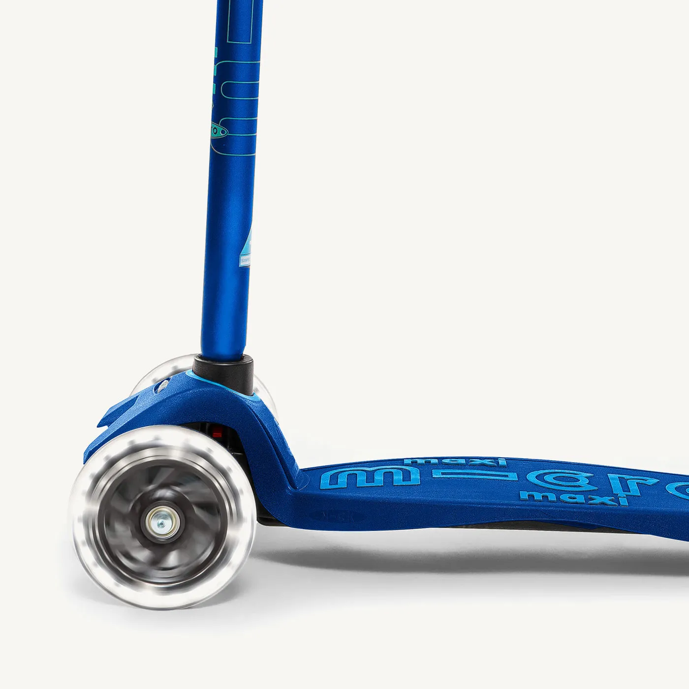 Micro Scooters Maxi Micro Scooter Deluxe LED - Blue