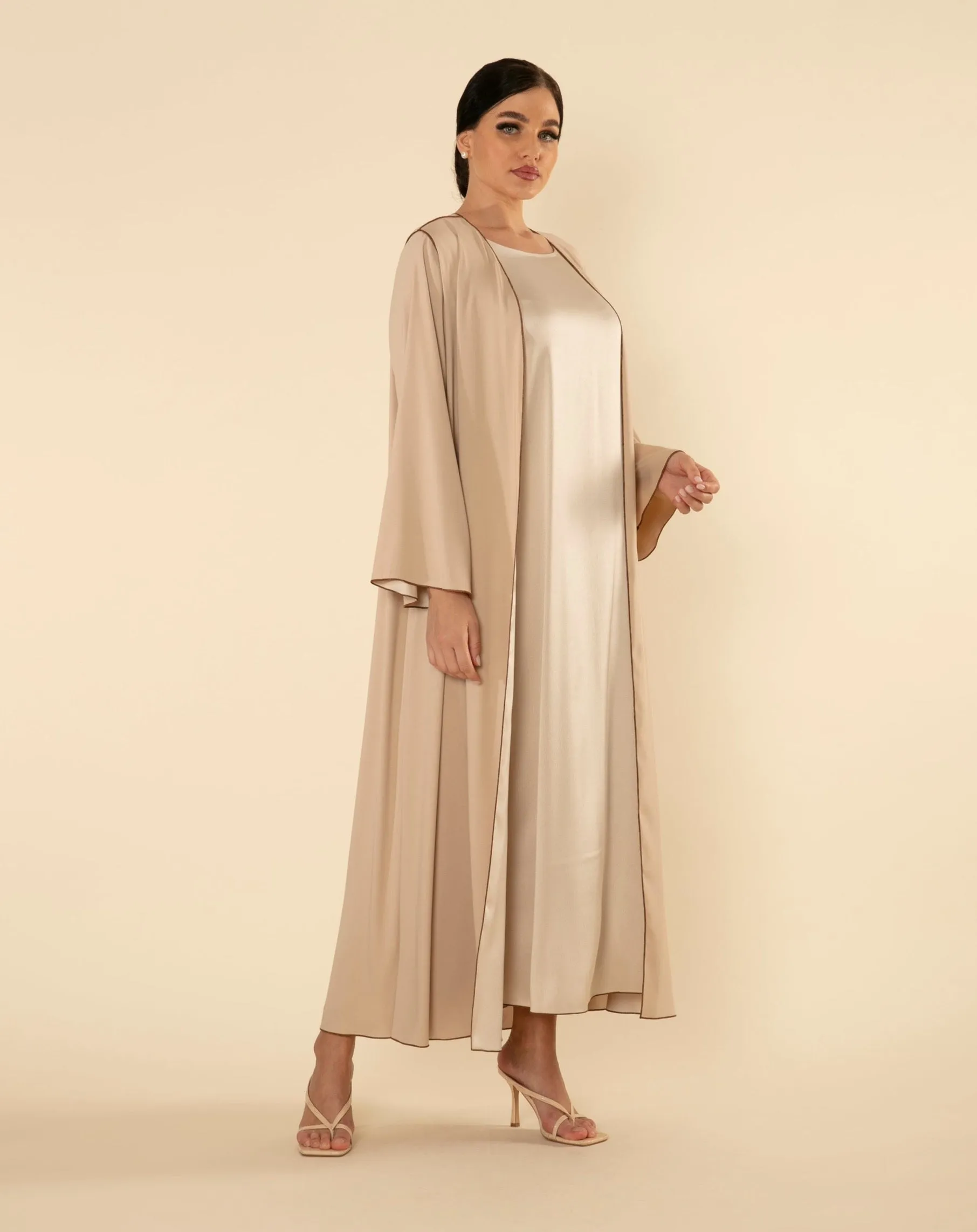 ROYAL SILK ABAYA SET IN SAND